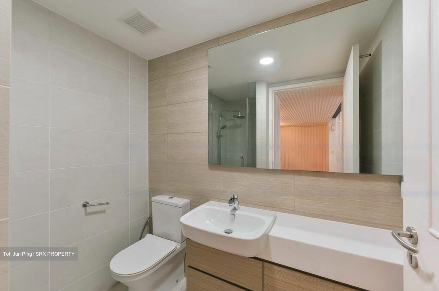 The Lakefront Residences (D22), Condominium #453640861